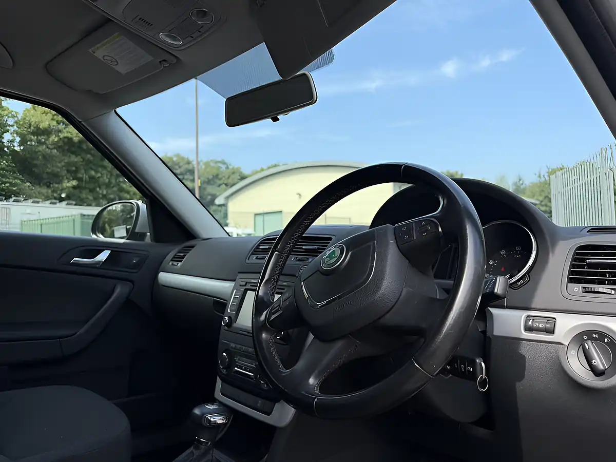 Used 2012 Skoda Yeti Se Silver - Interior and Exterior details 5