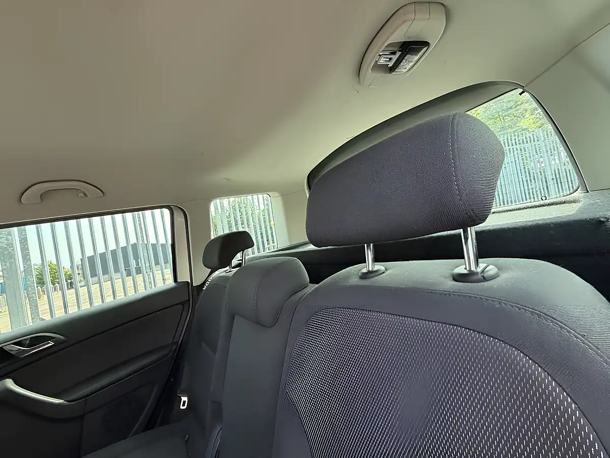 Used 2012 Skoda Yeti Se Silver - Interior and Exterior details 7