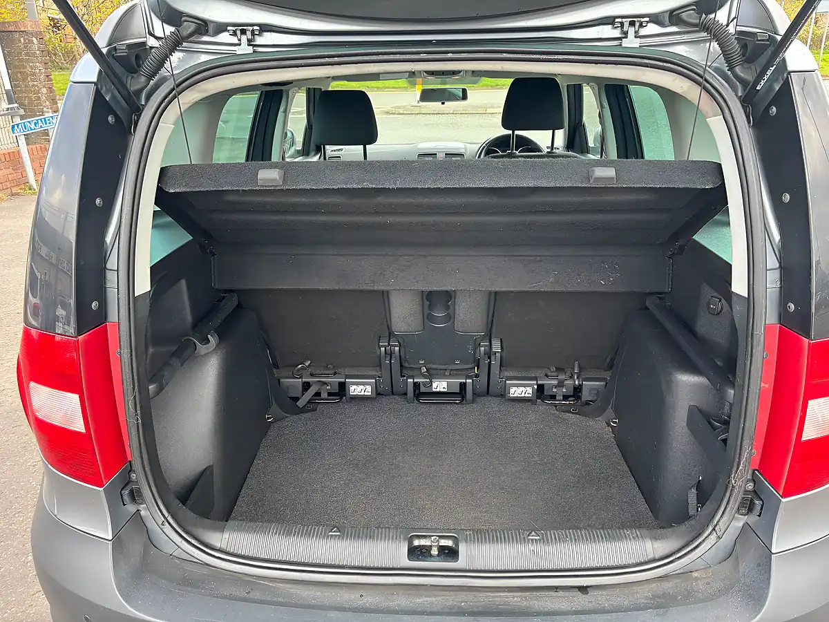 Used 2012 Skoda Yeti Urban Grey - Interior and Exterior details 10