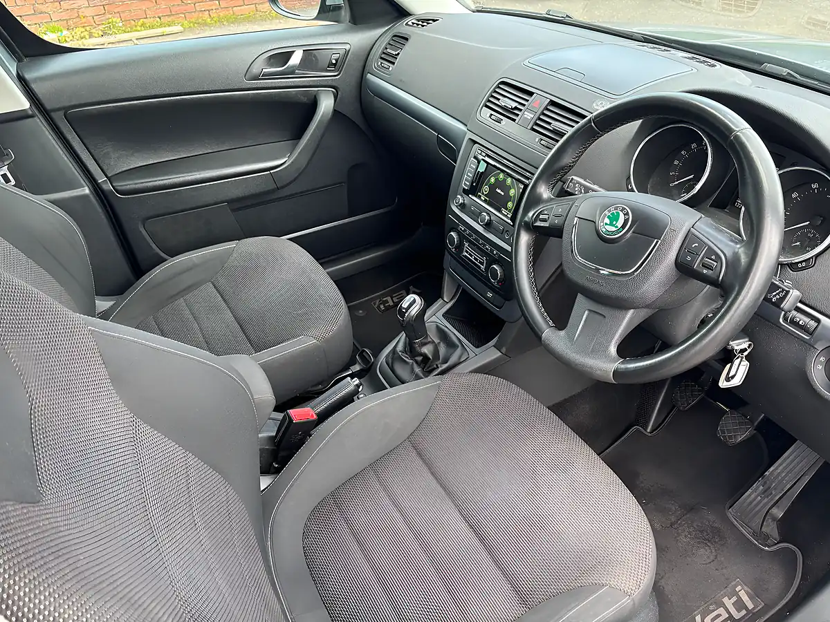 Used 2012 Skoda Yeti Urban Grey - Interior and Exterior details 12