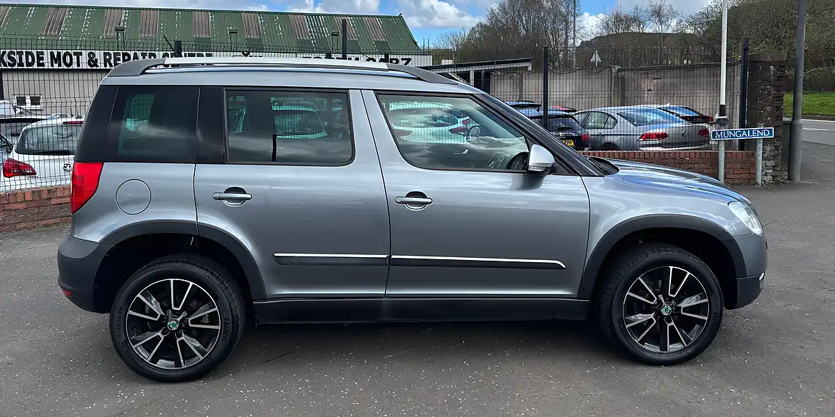 Used 2012 Skoda Yeti Urban Grey - Interior and Exterior details 3