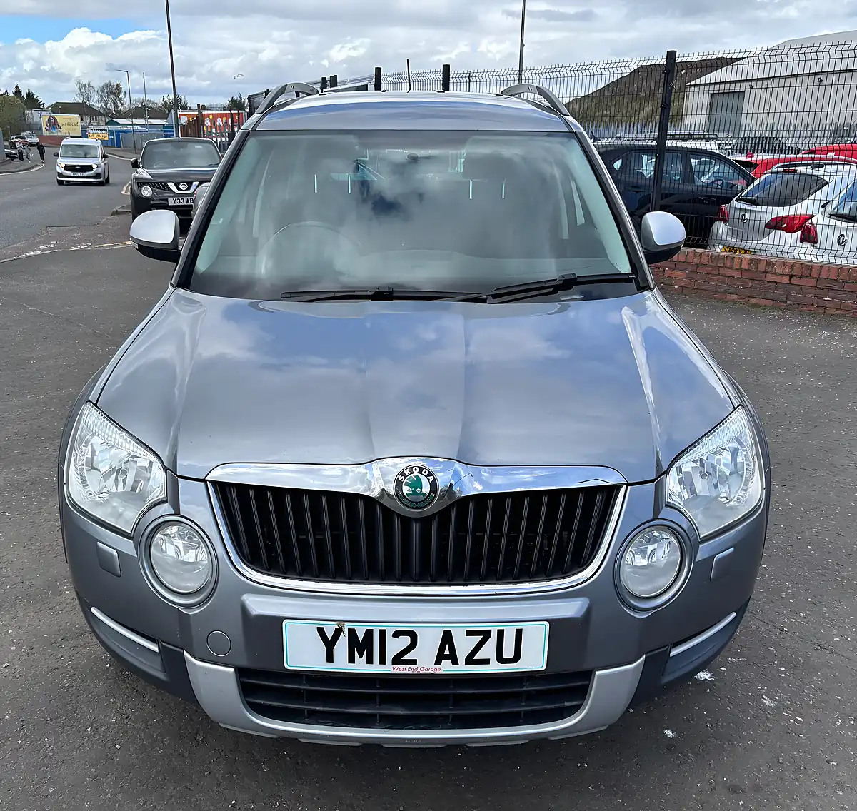 Used 2012 Skoda Yeti Urban Grey - Interior and Exterior details 4