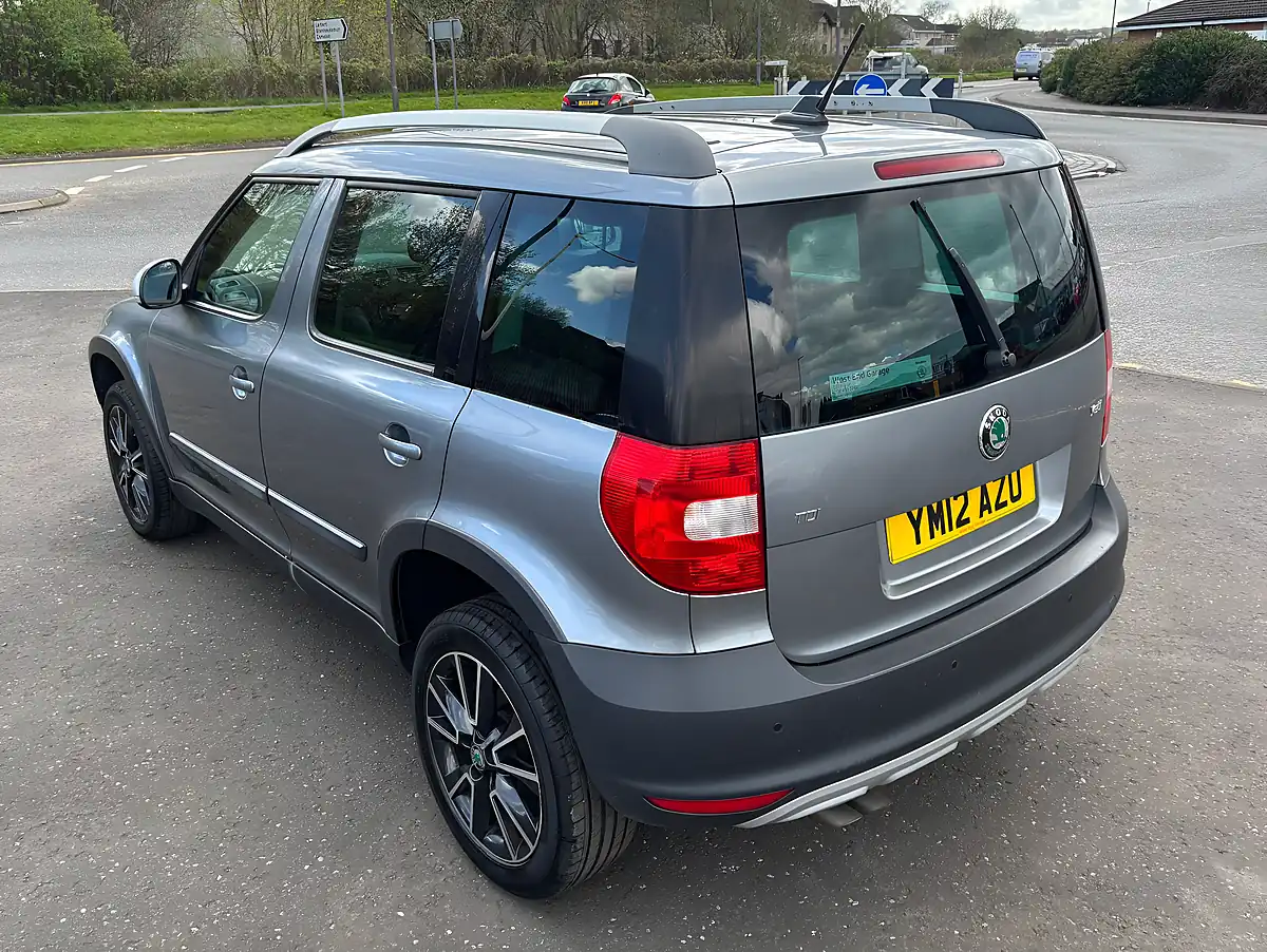 Used 2012 Skoda Yeti Urban Grey - Interior and Exterior details 5
