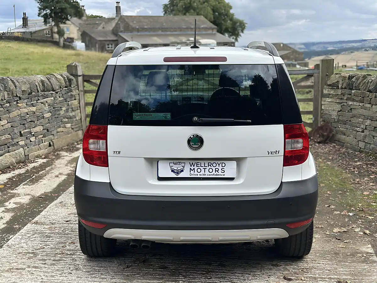Used 2012 Skoda Yeti Urban White - Interior and Exterior details 13