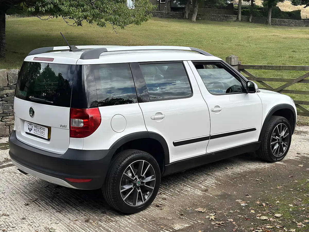 Used 2012 Skoda Yeti Urban White - Interior and Exterior details 14