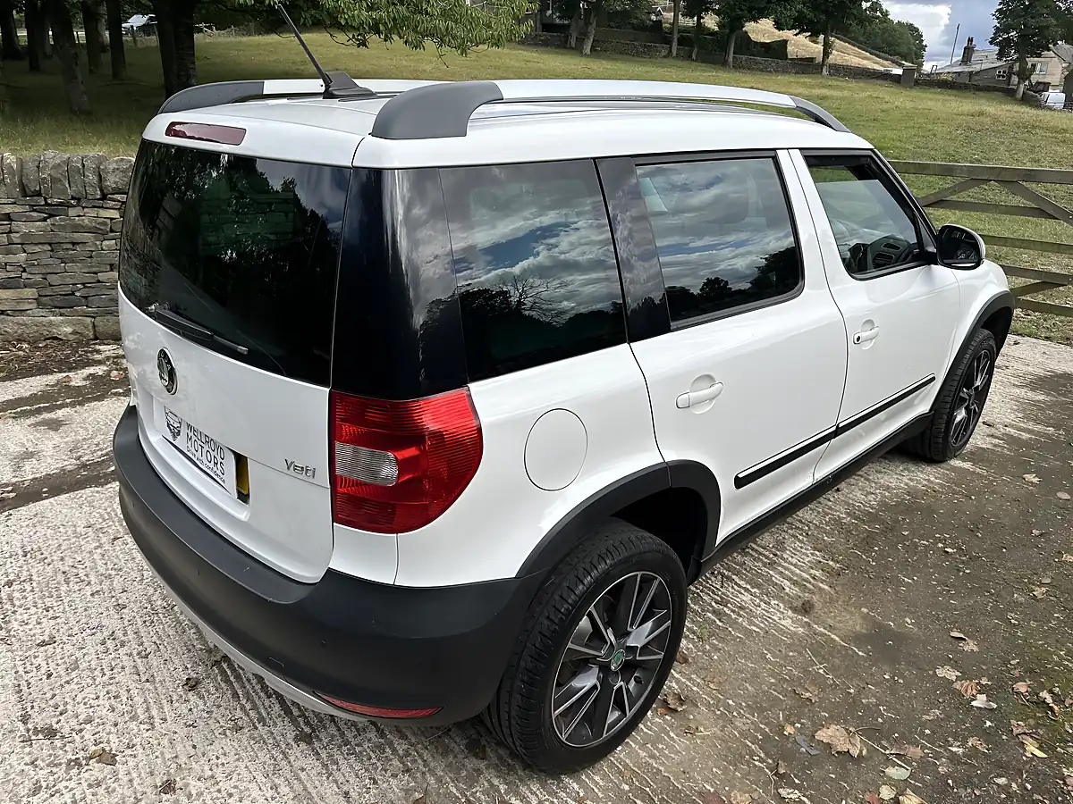 Used 2012 Skoda Yeti Urban White - Interior and Exterior details 15
