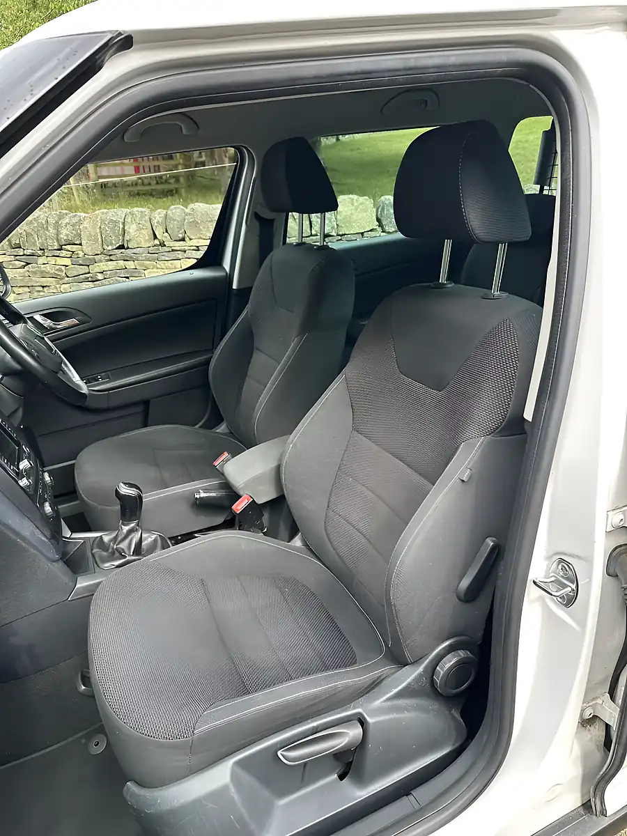 Used 2012 Skoda Yeti Urban White - Interior and Exterior details 5