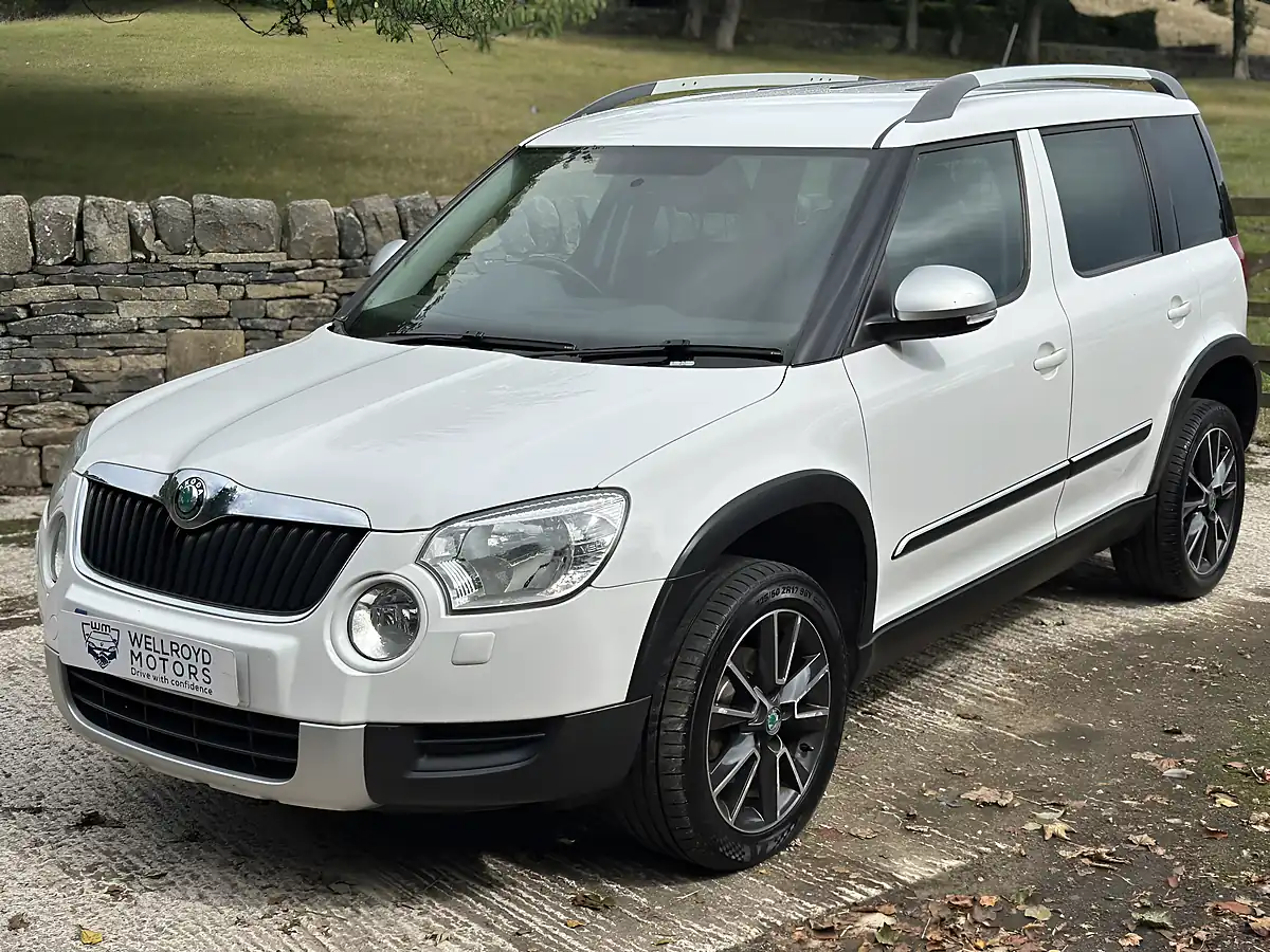 Used 2012 Skoda Yeti Urban White - Interior and Exterior details 6