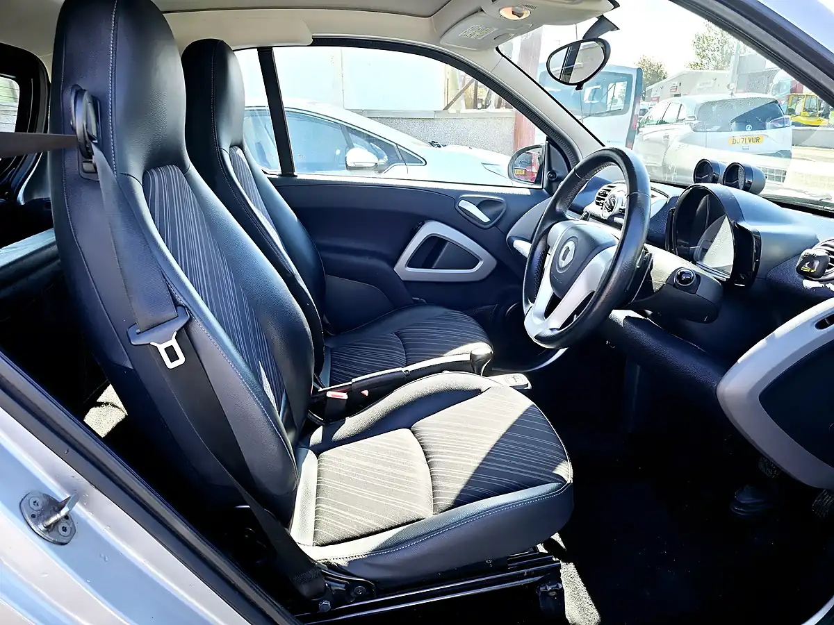 Used 2012 Smart Fortwo Pulse - Interior and Exterior details 7