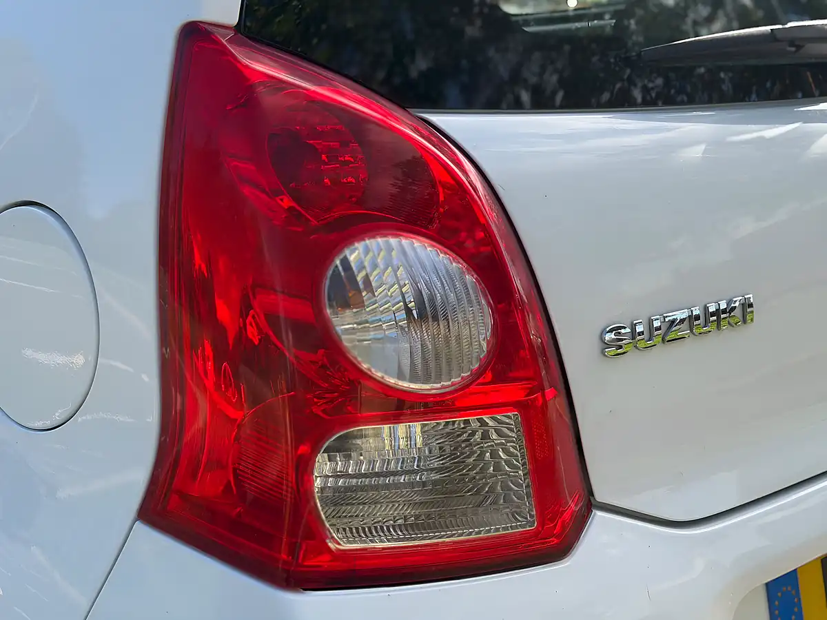 Used 2012 Suzuki Alto SZ3 White - Interior and Exterior details 19