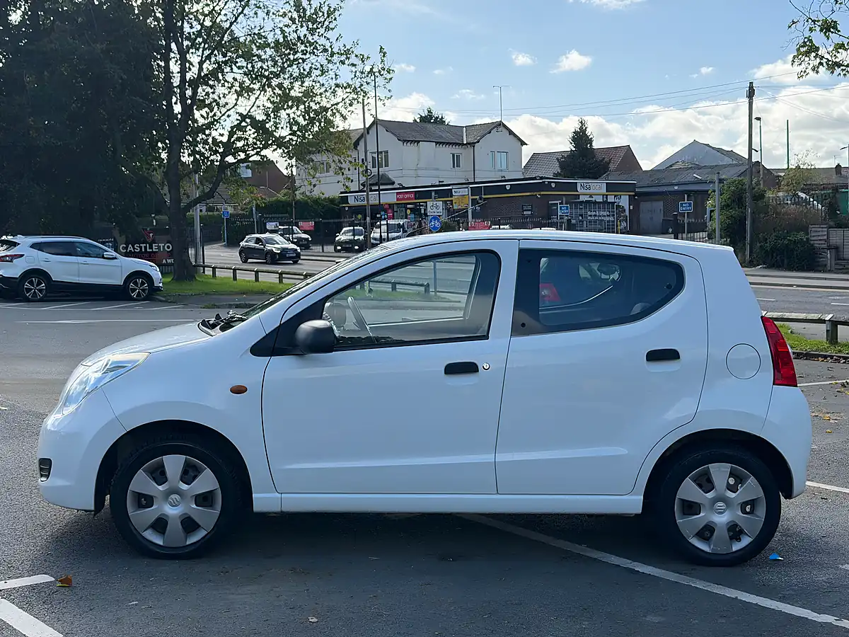 Used 2012 Suzuki Alto SZ3 White - Interior and Exterior details 8
