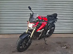 Used 2012 Suzuki Gsr Red - Interior and Exterior details 3