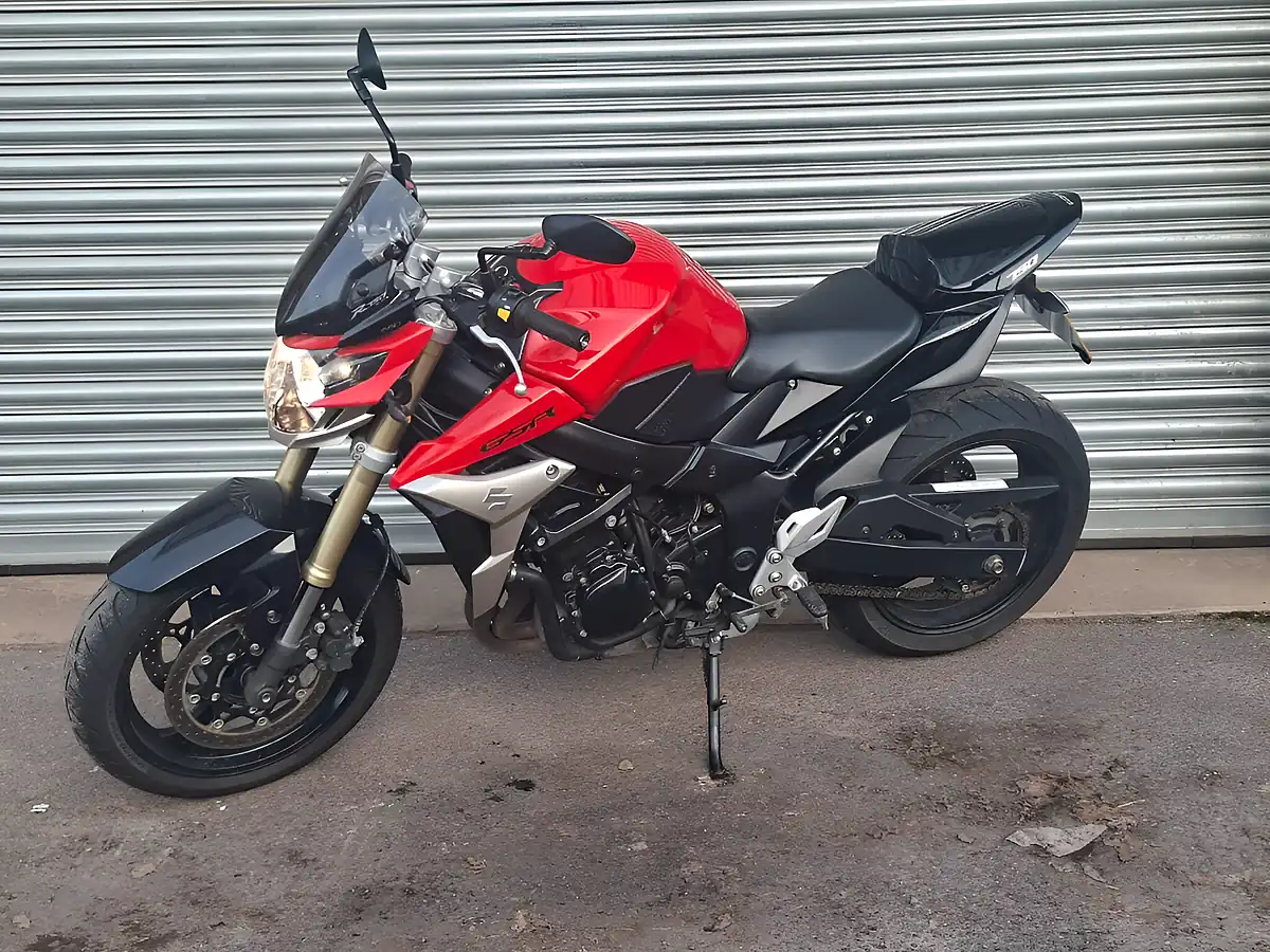 Used 2012 Suzuki Gsr Red - Interior and Exterior details 5