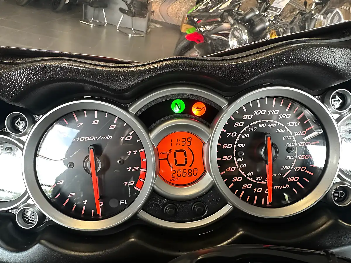 Used 2012 Suzuki GSX1300R Hayabusa Orange Metallic - Interior and Exterior details 17