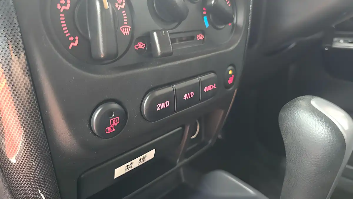 Used 2012 Suzuki Jimny SZ4 Sierra Cross X Adventure White - Interior and Exterior details 9