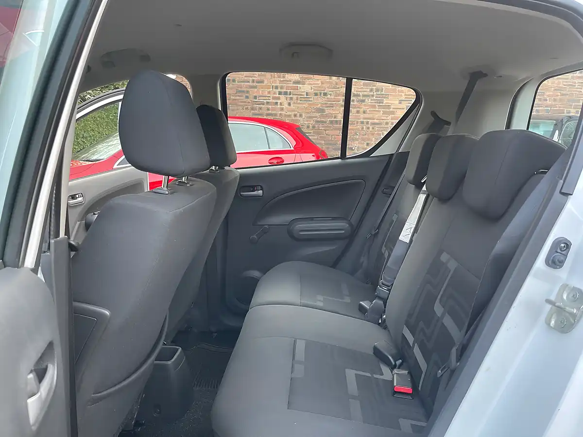 Used 2012 Suzuki Splash SZ2 White - Interior and Exterior details 14