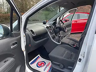 Used 2012 Suzuki Splash SZ2 White - Interior and Exterior details 19