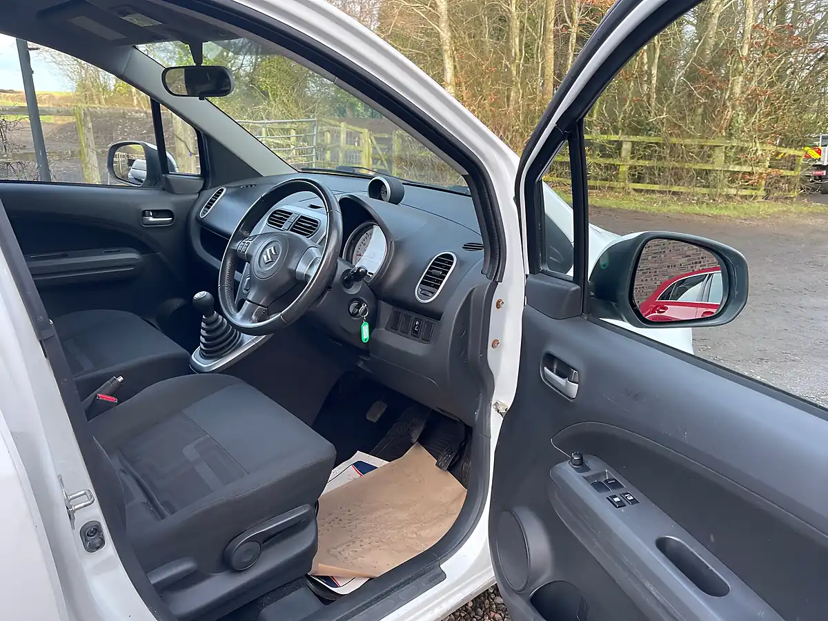 Used 2012 Suzuki Splash SZ2 White - Interior and Exterior details 9