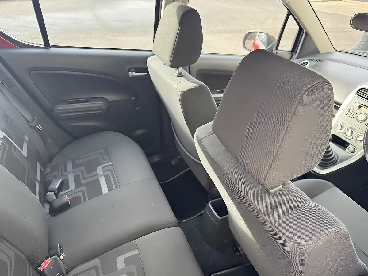 Used 2012 Suzuki Splash SZ3 Orange - Interior and Exterior details 18