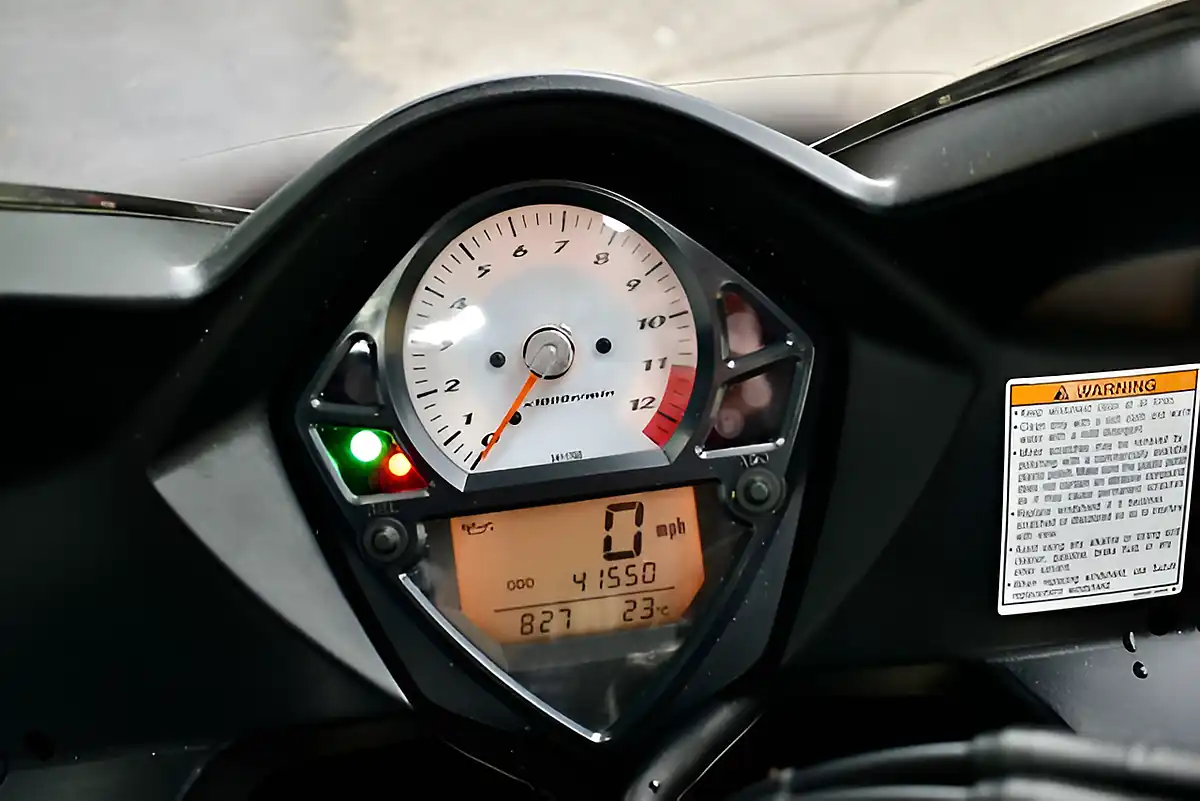 Used 2012 Suzuki SV650S Super Sports Black - Interior and Exterior details 19