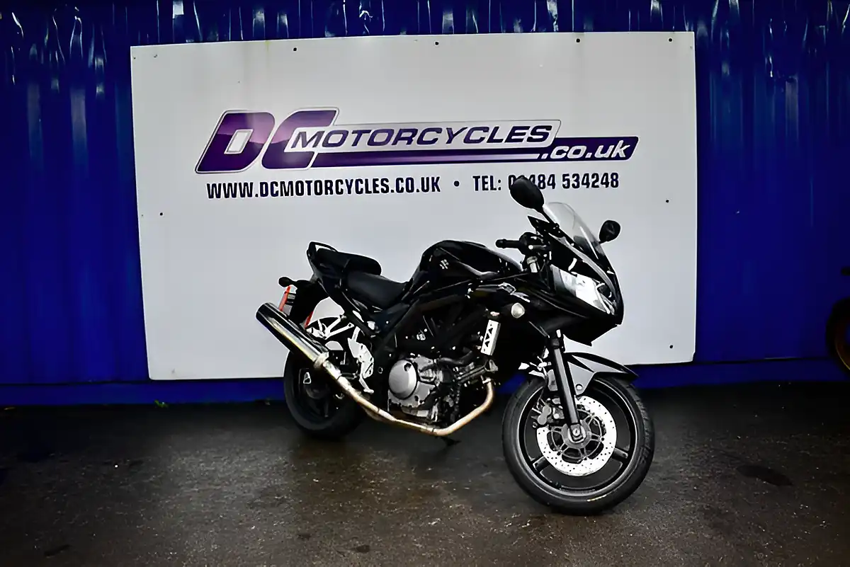 Used 2012 Suzuki SV650S Super Sports Black - Interior and Exterior details 2