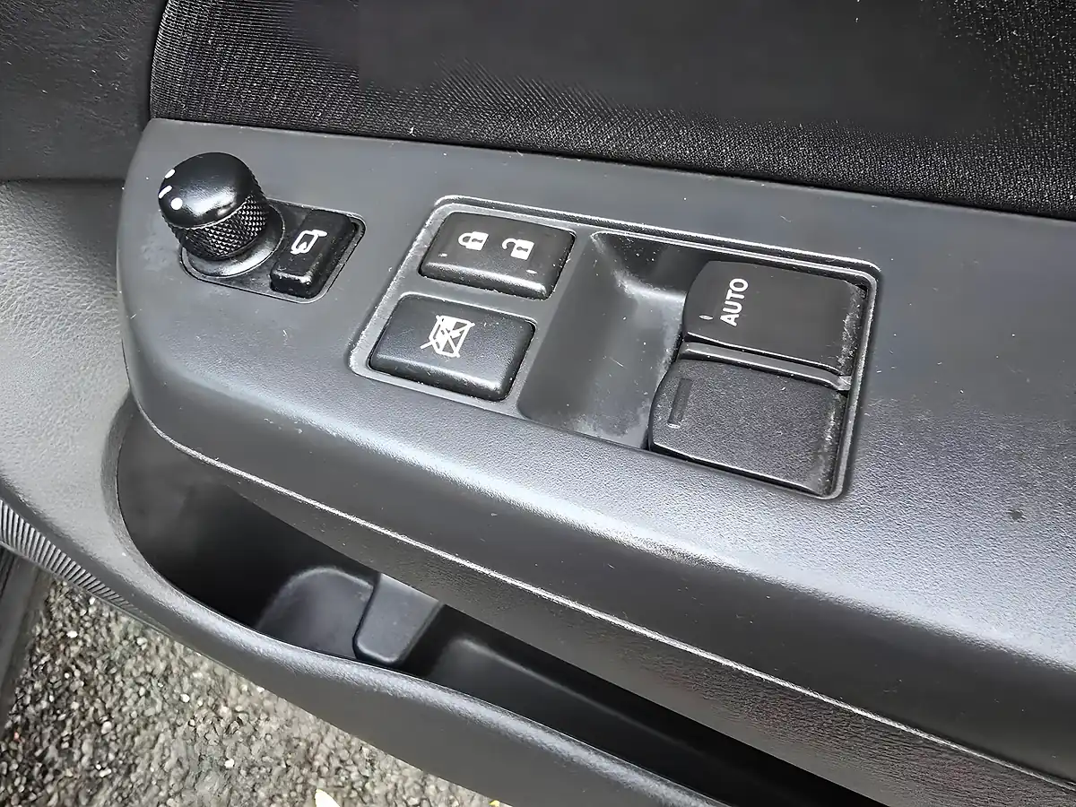 Used 2012 Suzuki Swift Sport Black - Interior and Exterior details 18