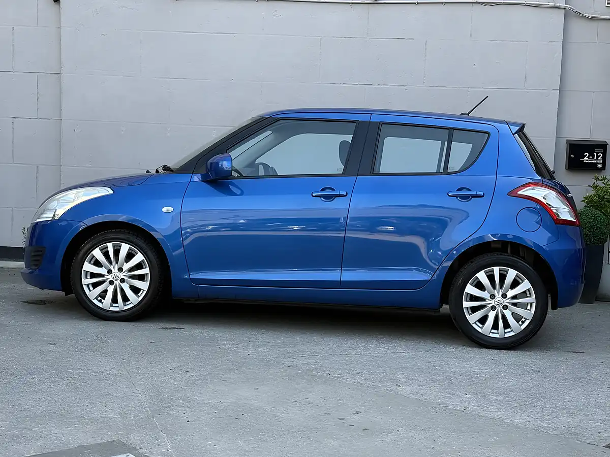 Used 2012 Suzuki Swift SZ3 Blue - Interior and Exterior details 6