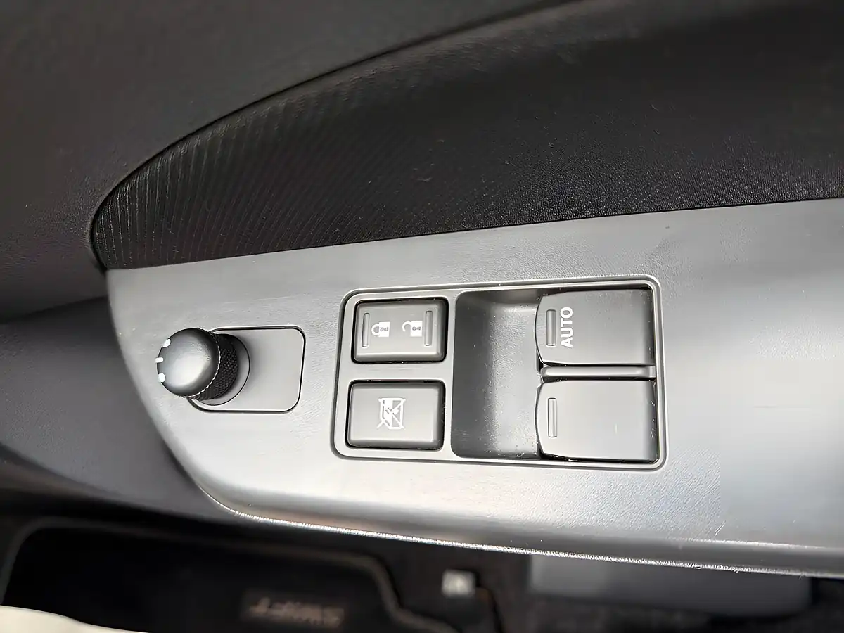 Used 2012 Suzuki Swift SZ3 Grey - Interior and Exterior details 16