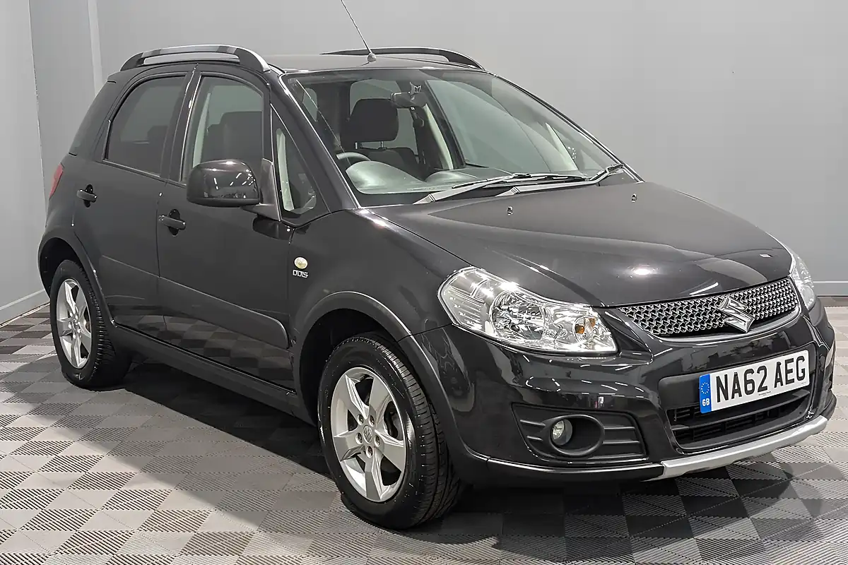 Used 2012 Suzuki SX4 SZ5 Black - Interior and Exterior details 6