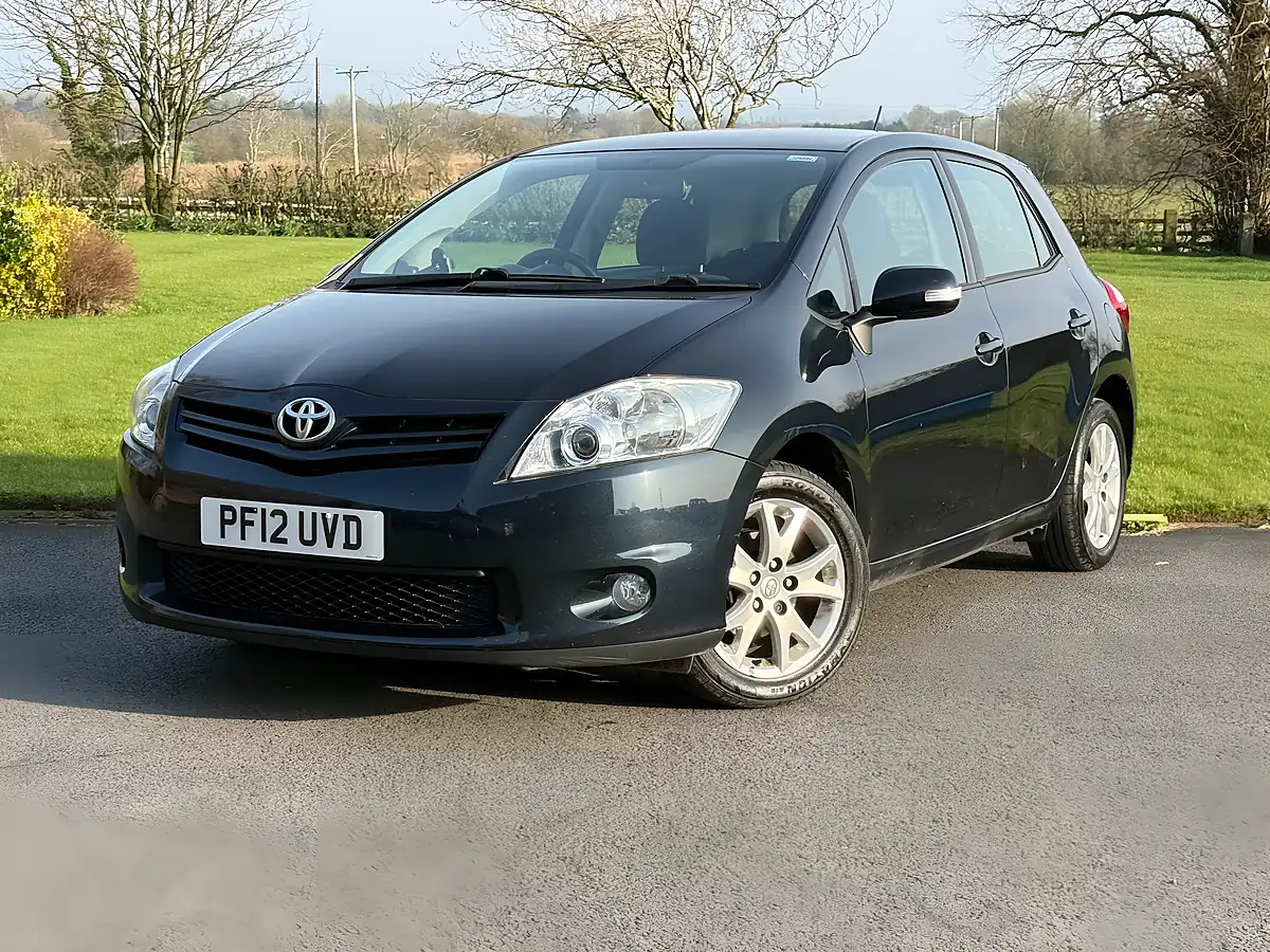 Used 2012 Toyota Auris Colour Collection Grey - Interior and Exterior details 11