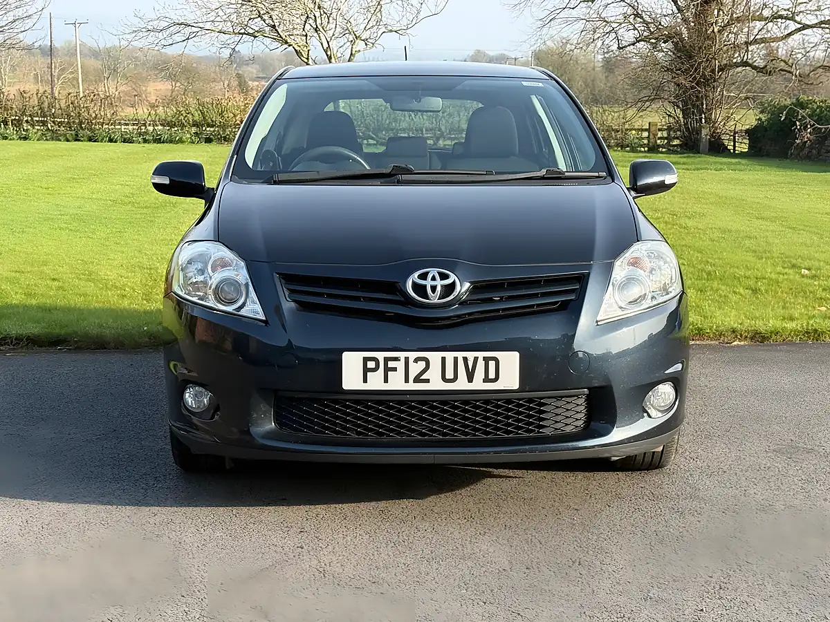 Used 2012 Toyota Auris Colour Collection Grey - Interior and Exterior details 2