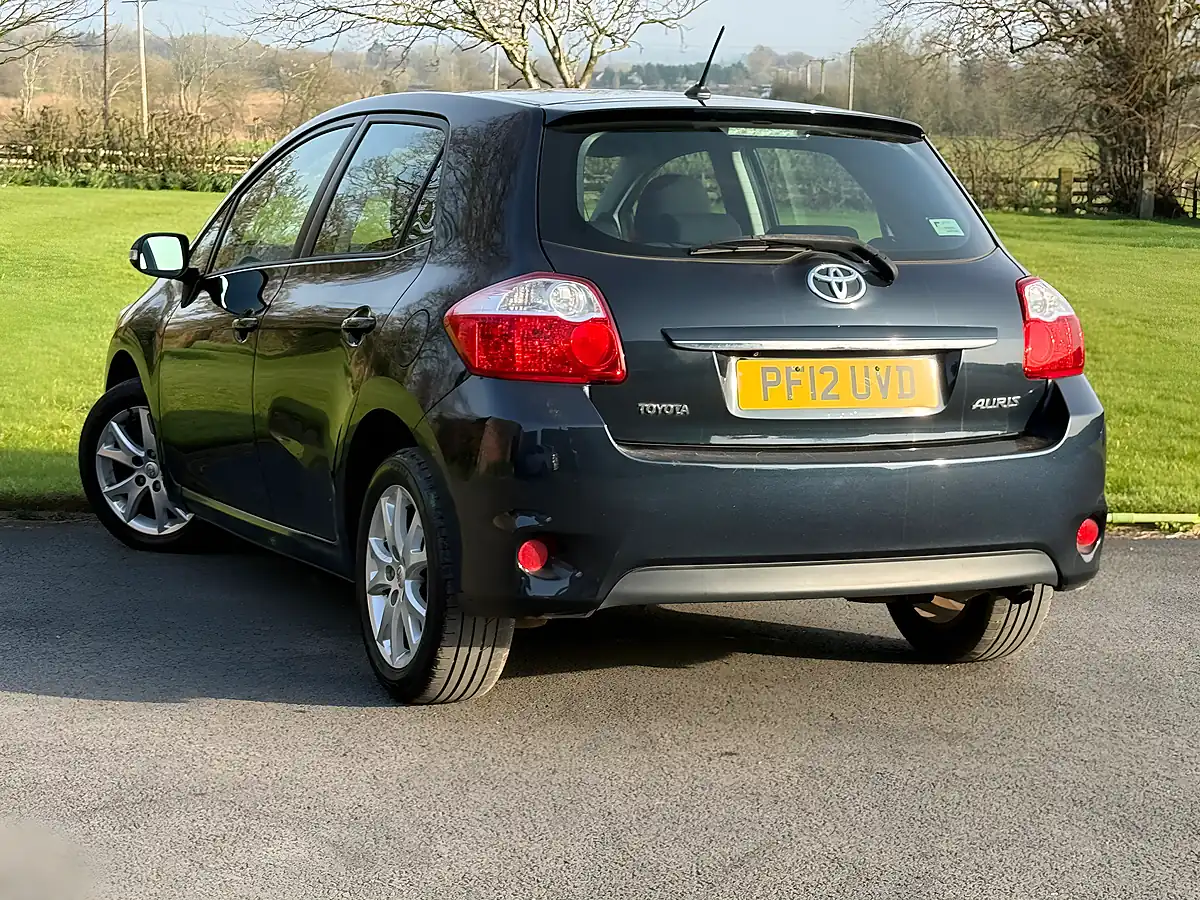 Used 2012 Toyota Auris Colour Collection Grey - Interior and Exterior details 7