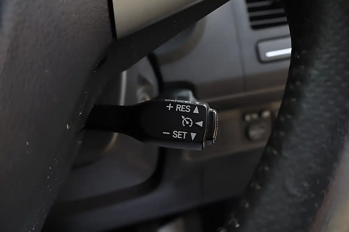 Used 2012 Toyota Auris Colour Collection White - Interior and Exterior details 11