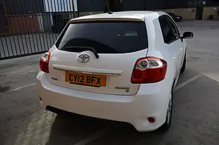 Used 2012 Toyota Auris Colour Collection White - Interior and Exterior details 3