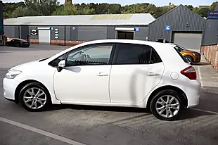 Used 2012 Toyota Auris Colour Collection White - Interior and Exterior details 4