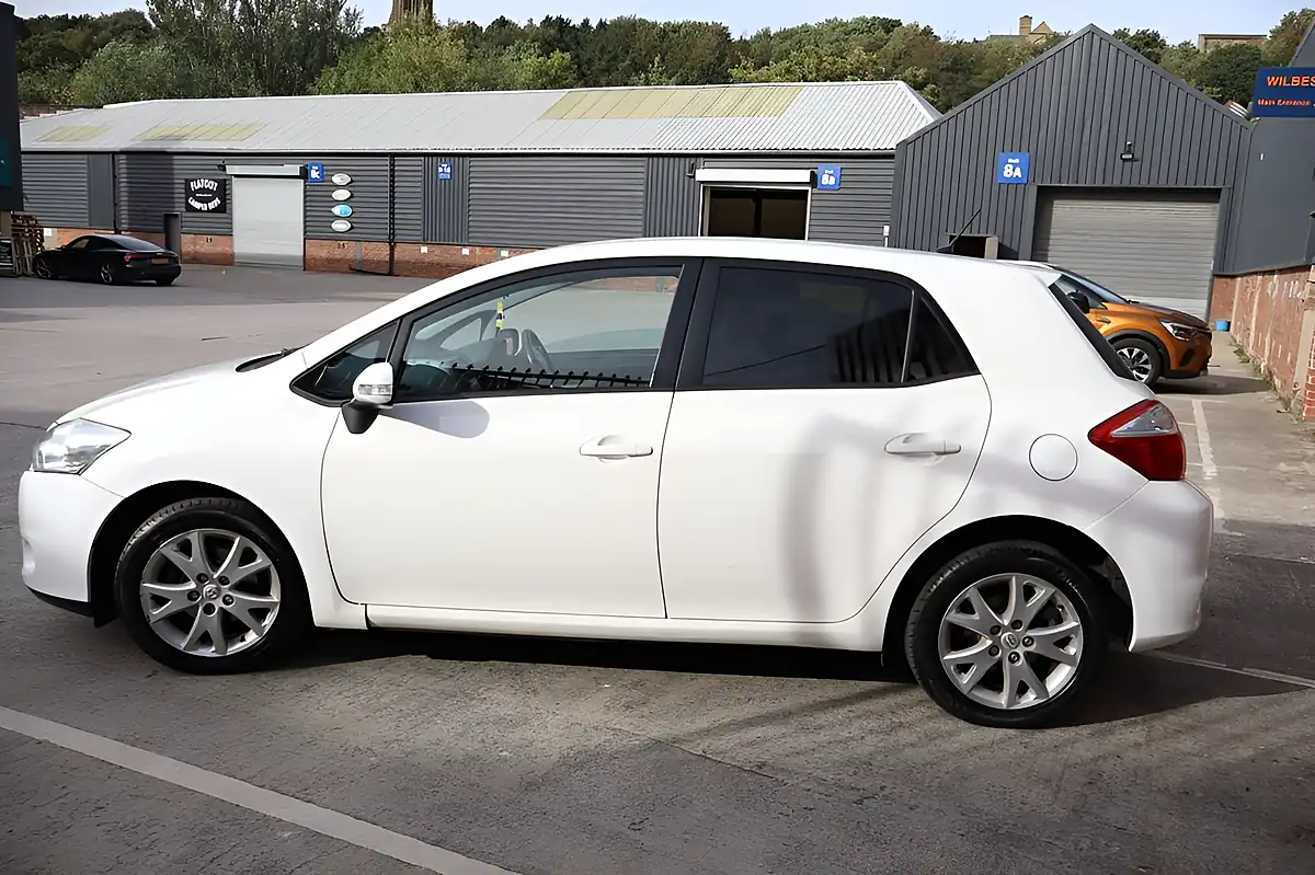 Used 2012 Toyota Auris Colour Collection White - Interior and Exterior details 4