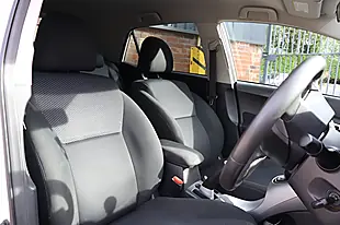 Used 2012 Toyota Auris Colour Collection White - Interior and Exterior details 5
