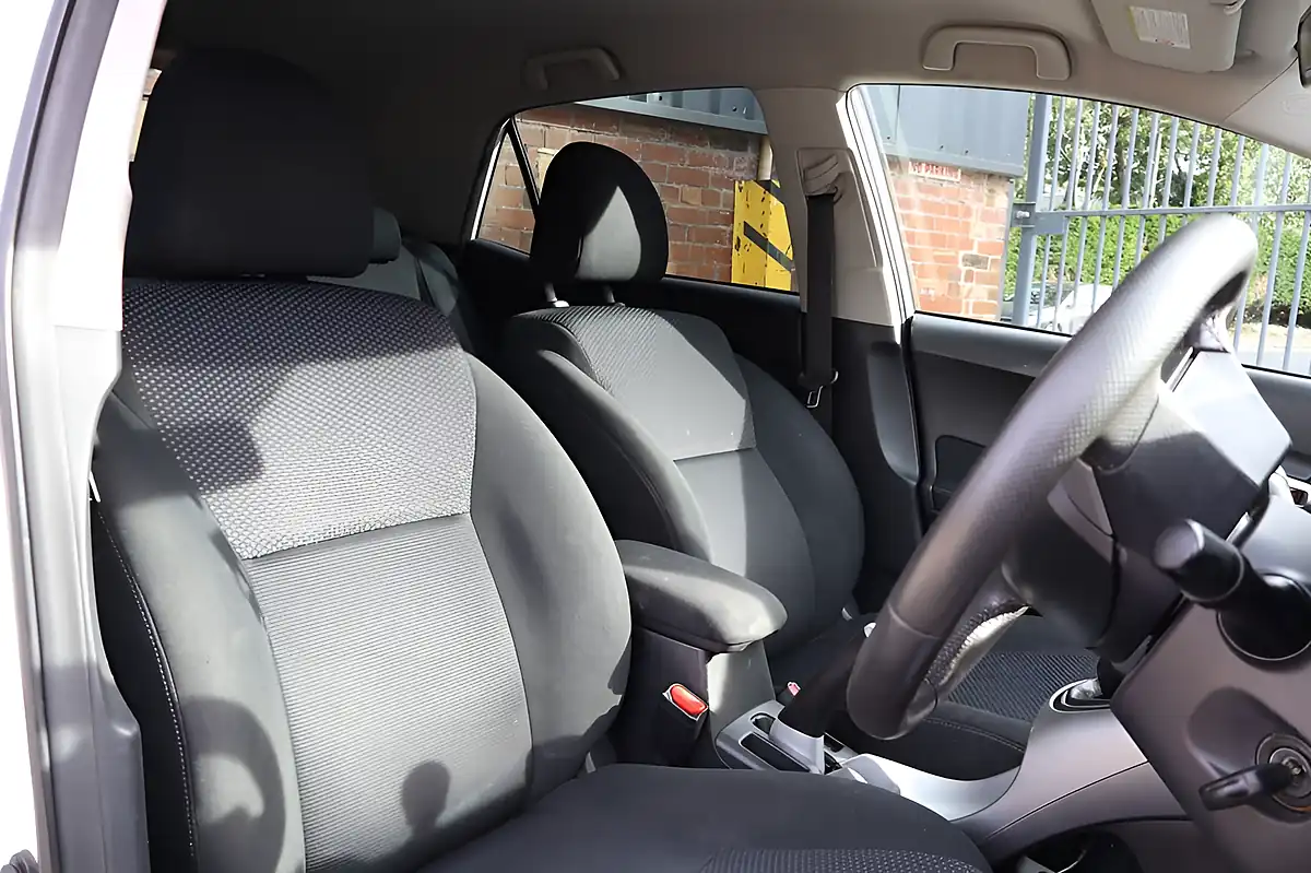 Used 2012 Toyota Auris Colour Collection White - Interior and Exterior details 5