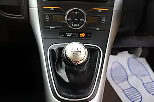 Used 2012 Toyota Auris Colour Collection White - Interior and Exterior details 9