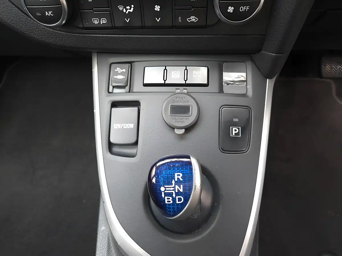 Used 2012 Toyota Auris Excel Black - Interior and Exterior details 11