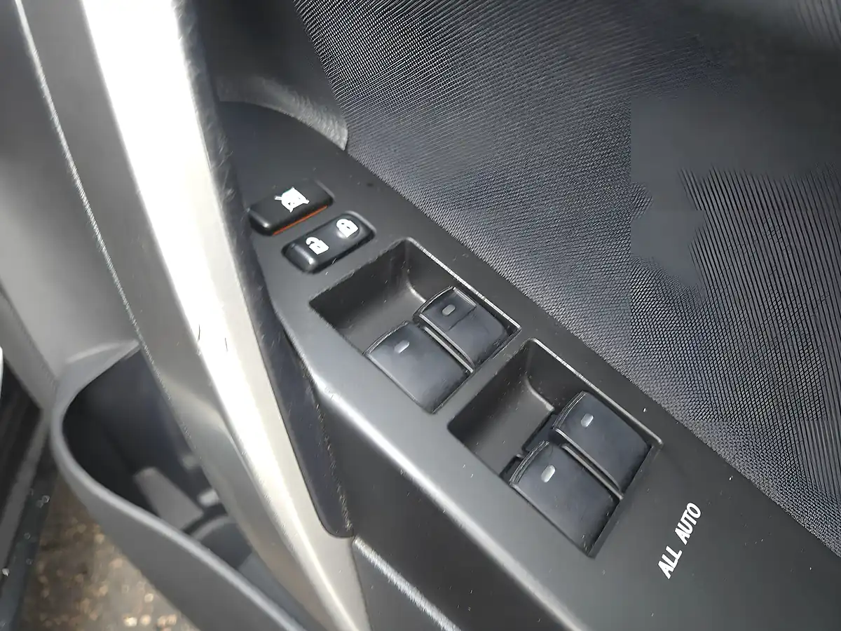 Used 2012 Toyota Auris Excel Black - Interior and Exterior details 17