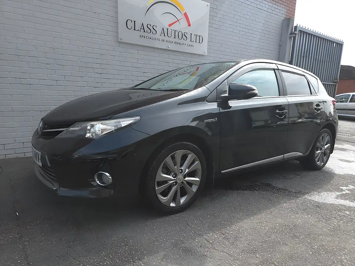 Used 2012 Toyota Auris Excel Black - Interior and Exterior details 3