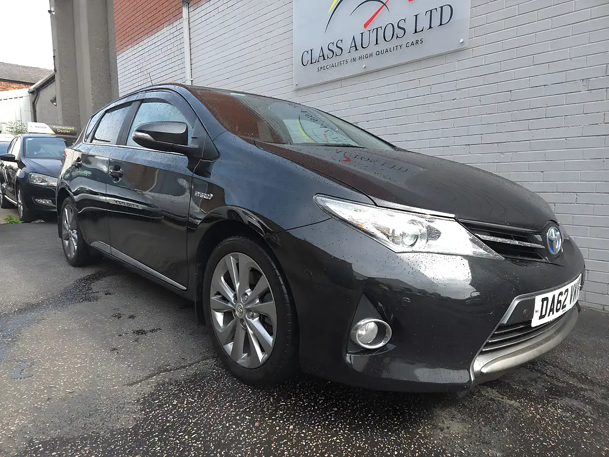 Used 2012 Toyota Auris Excel Black - Interior and Exterior details 5