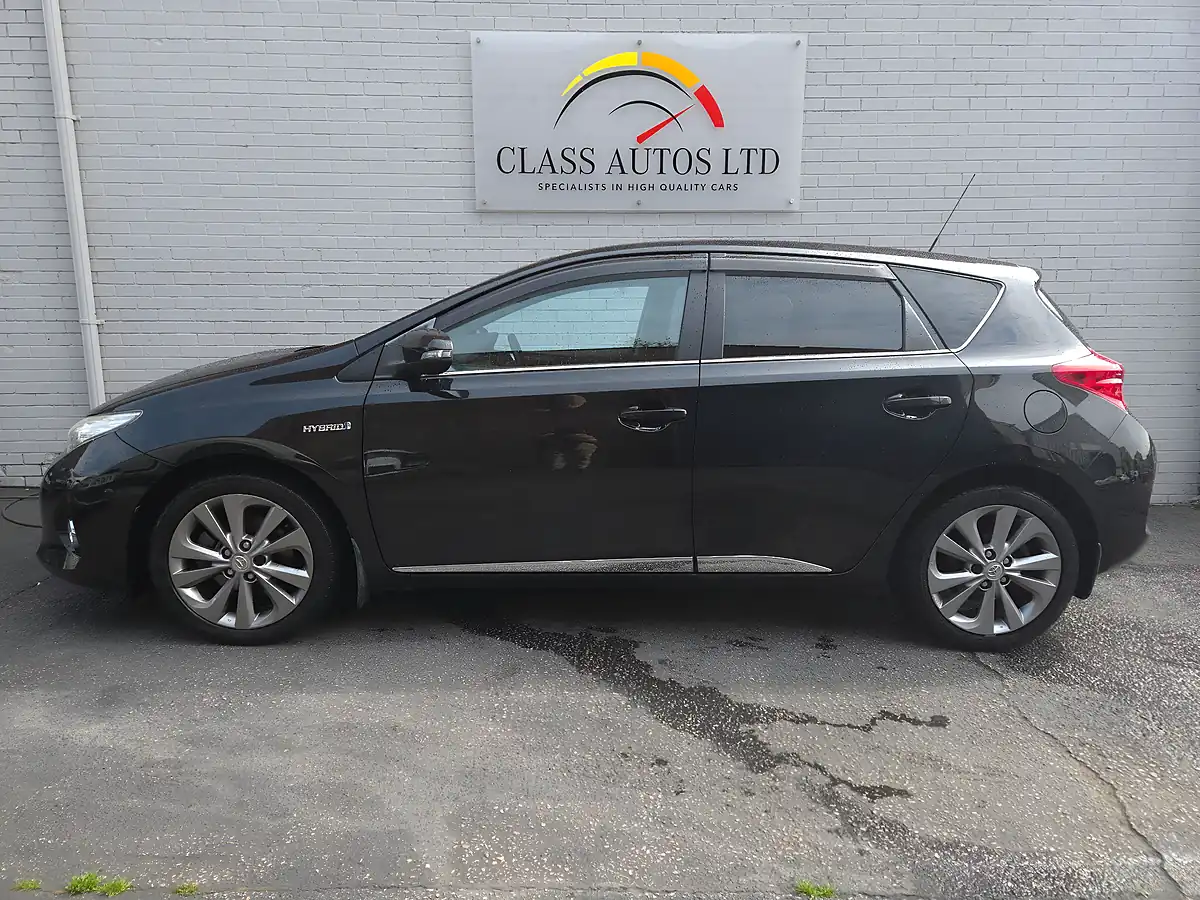 Used 2012 Toyota Auris Excel Black - Interior and Exterior details 6