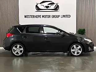 Used 2012 Toyota Auris Excel Black - Interior and Exterior details 12