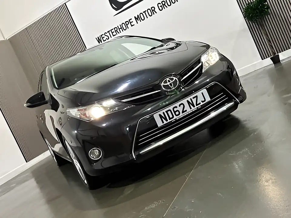 Used 2012 Toyota Auris Excel Black - Interior and Exterior details 18