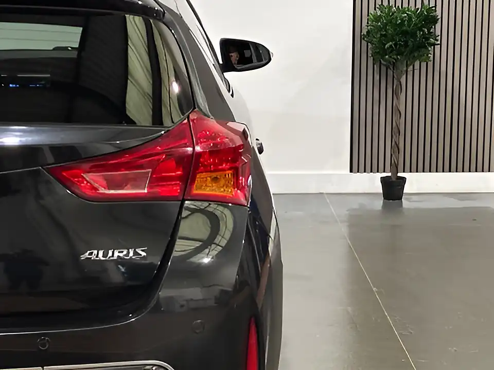 Used 2012 Toyota Auris Excel Black - Interior and Exterior details 19