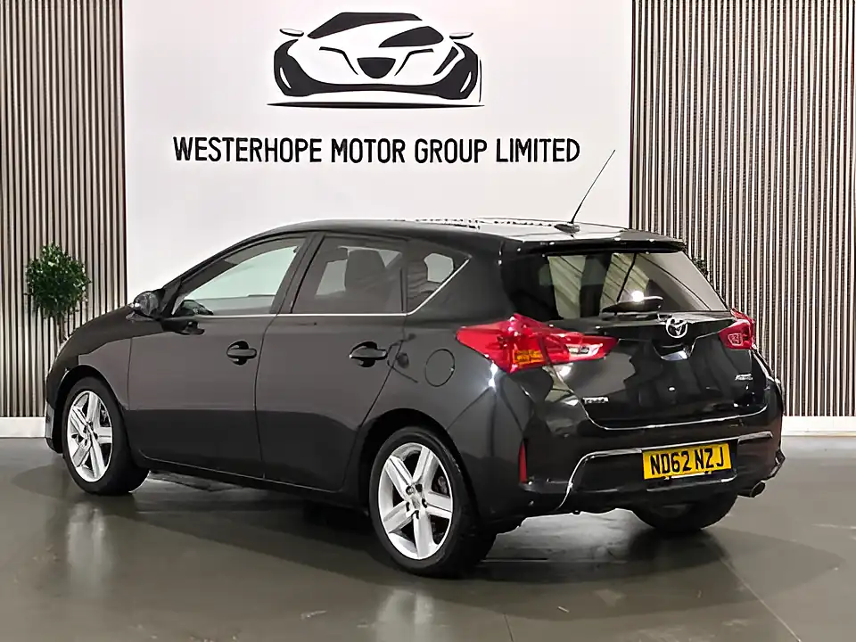 Used 2012 Toyota Auris Excel Black - Interior and Exterior details 2