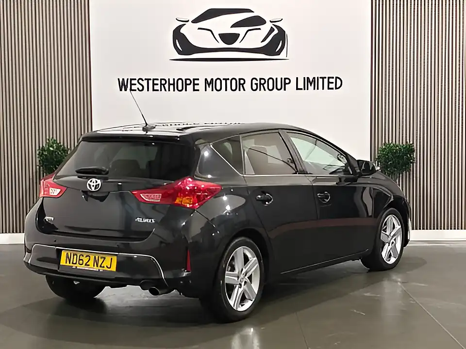 Used 2012 Toyota Auris Excel Black - Interior and Exterior details 4
