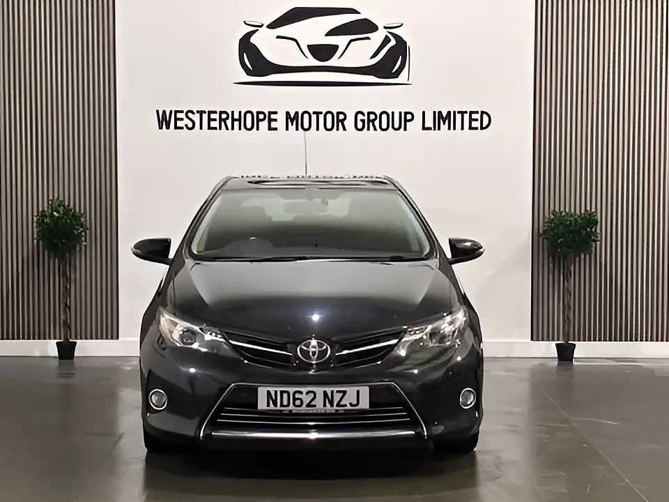 Used 2012 Toyota Auris Excel Black - Interior and Exterior details 5